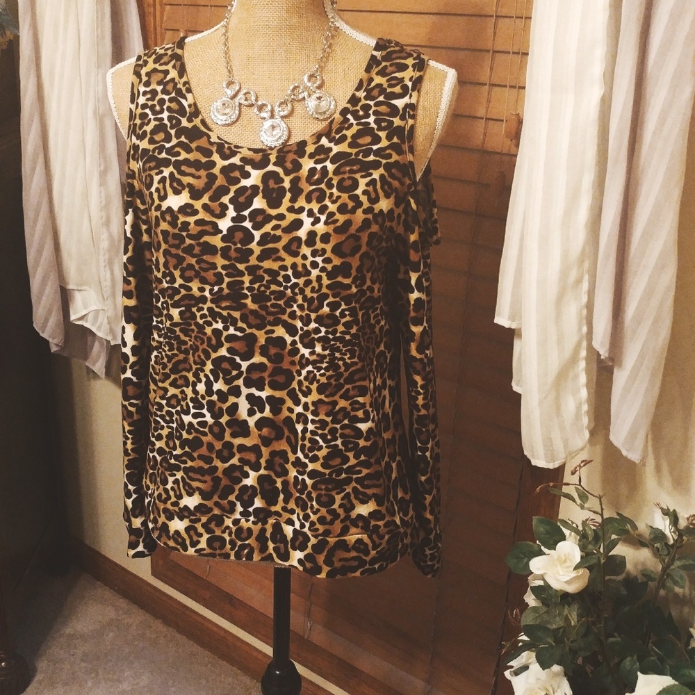 Long sleeve leopard design blouse
